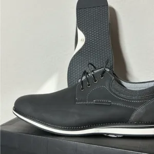 Black and White Oxford Shoes with Sleek Silhouette