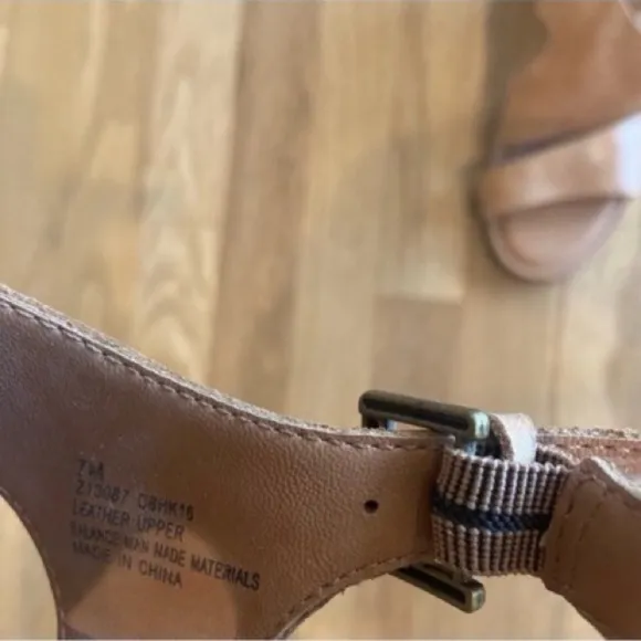 b.o.c. Angulo Tan Leather Sandals Size 7