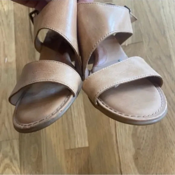 b.o.c. Angulo Tan Leather Sandals Size 7