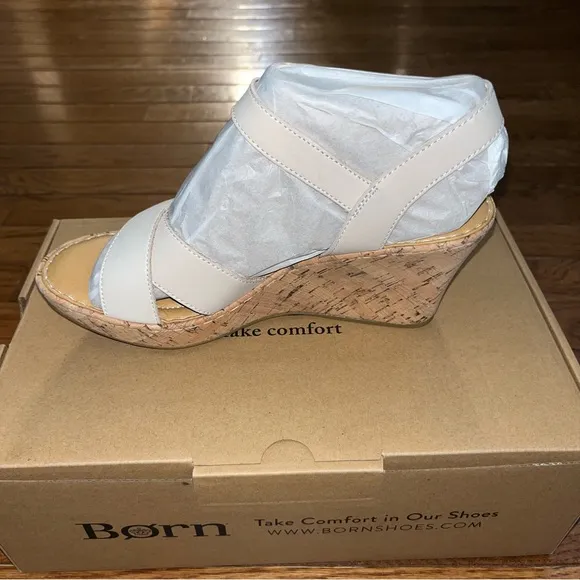 Born Alaina Wedge Sandals Cream Straps &amp; Cork Like Sole Women’s Size 8