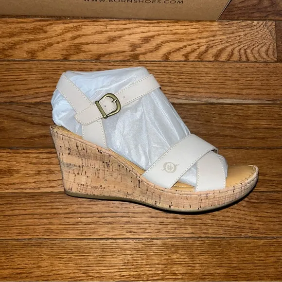 Born Alaina Wedge Sandals Cream Straps &amp; Cork Like Sole Women’s Size 8