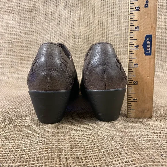 Born Booties Boot Brown Leather Ankle Western Slip On  Size 7.5