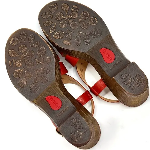 Born Carmo Womens Red Crisscrossed Straps Sandals