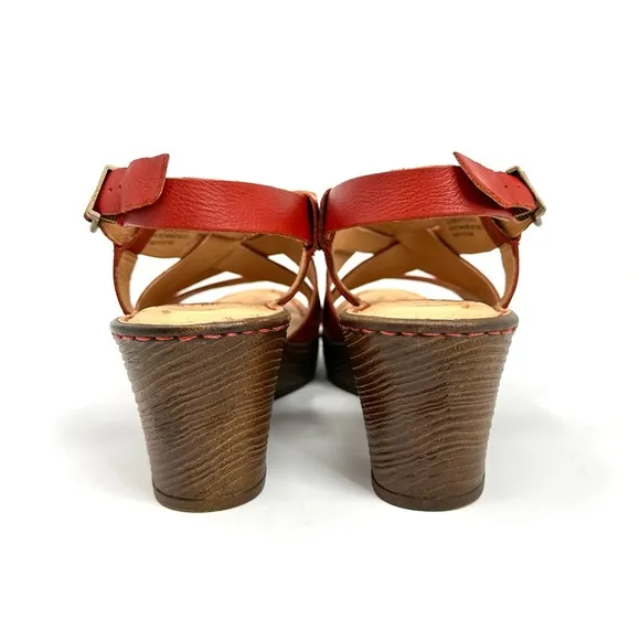 Born Carmo Womens Red Crisscrossed Straps Sandals