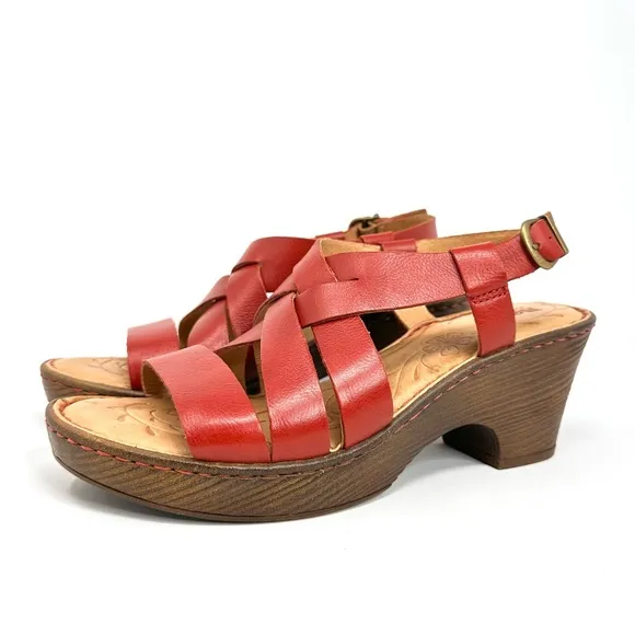Born Carmo Womens Red Crisscrossed Straps Sandals