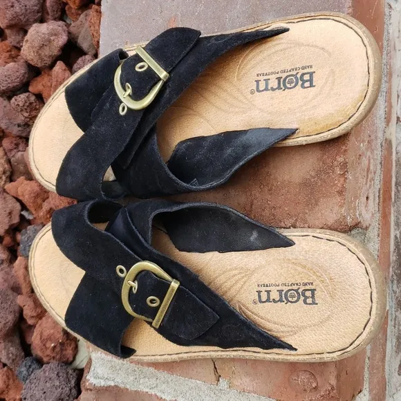 BORN Rio Sandals Women's Size 8 Black Suede Leather Buckle Cross Straps Open Toe