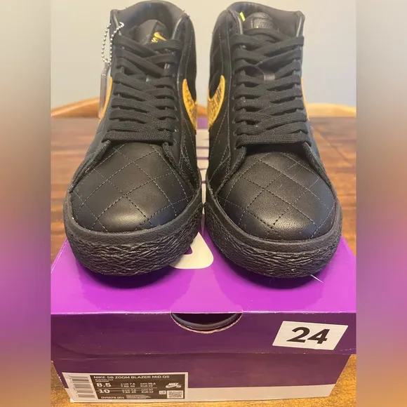 Brand new 2022 Supreme x Zoom Blazer Mid QS SB 'Black Snakeskin'