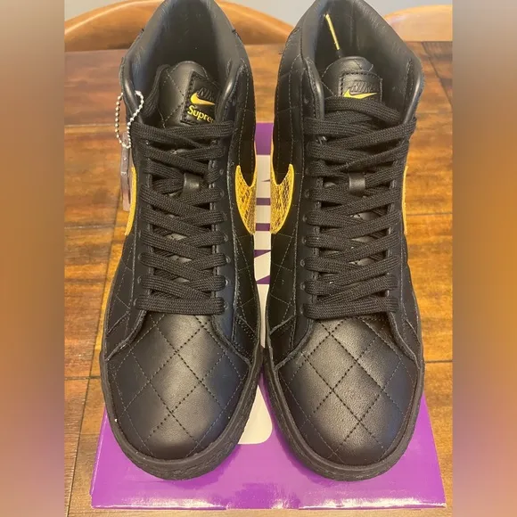 Brand new 2022 Supreme x Zoom Blazer Mid QS SB 'Black Snakeskin'