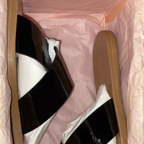 Brand New Mercedes Castillo sandals