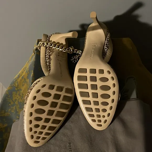 BRAND NEW NEVER WORN