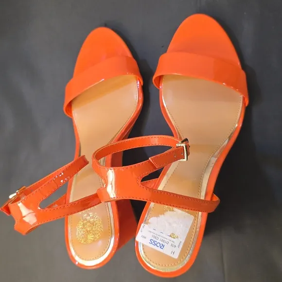 BRAND NEW VINCE CAMUTO JEFANY  ANKLE STRAP WEDGE SANDAL (WOMEN)