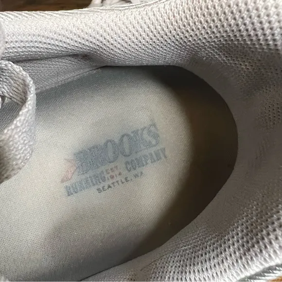 Brooks gray fusion vintage running shoe men's‎ 10 model 1101941D946