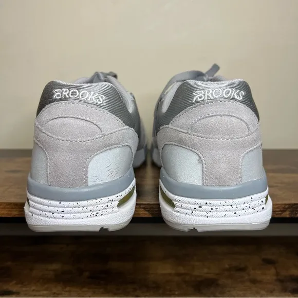 Brooks gray fusion vintage running shoe men's‎ 10 model 1101941D946