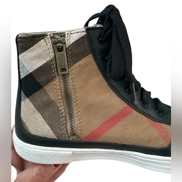Burberry Boys Shoes 34 Or 3 US High Top Sneakers