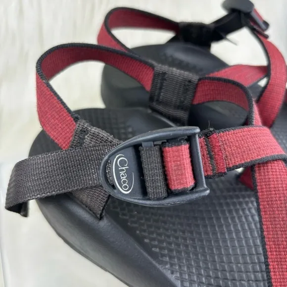 CHACO CROSS STRAPS SANDALS SIZE 10 Woman