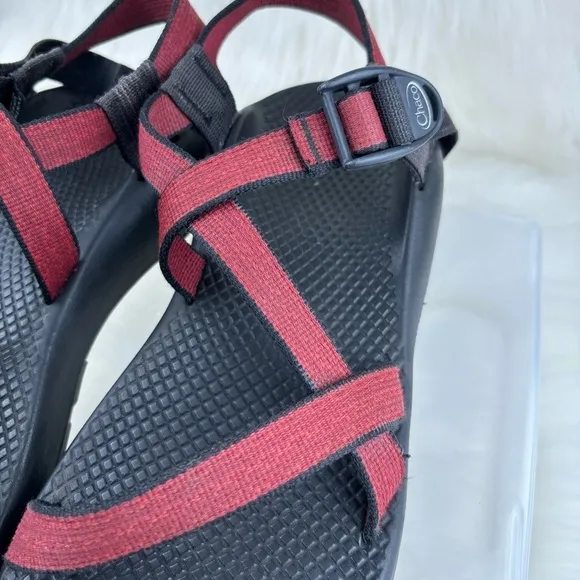 CHACO CROSS STRAPS SANDALS SIZE 10 Woman