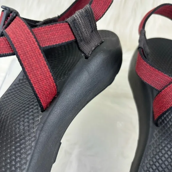 CHACO CROSS STRAPS SANDALS SIZE 10 Woman