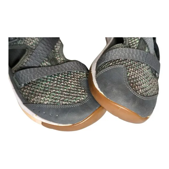 Chaco ODYSSEY Sport Sandal Women's Gray with Green and Pink Spec pattern Sz 9.5