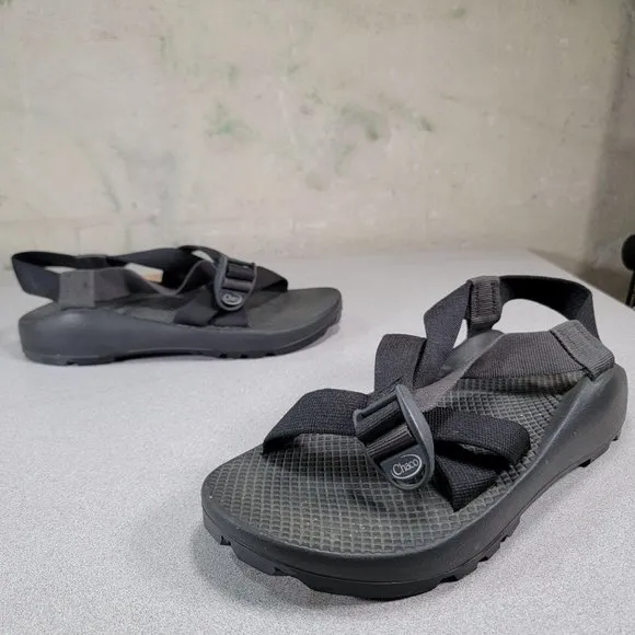 Chaco Vibrams Soles Mens 8 Black Straps Sandals