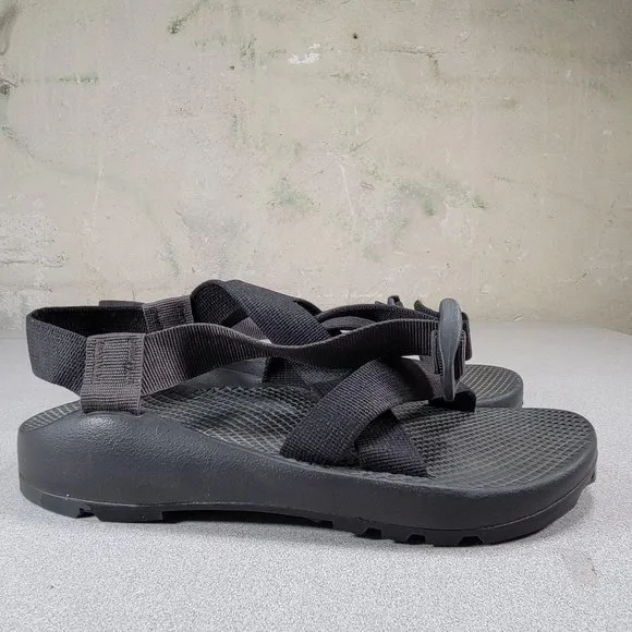 Chaco Vibrams Soles Mens 8 Black Straps Sandals
