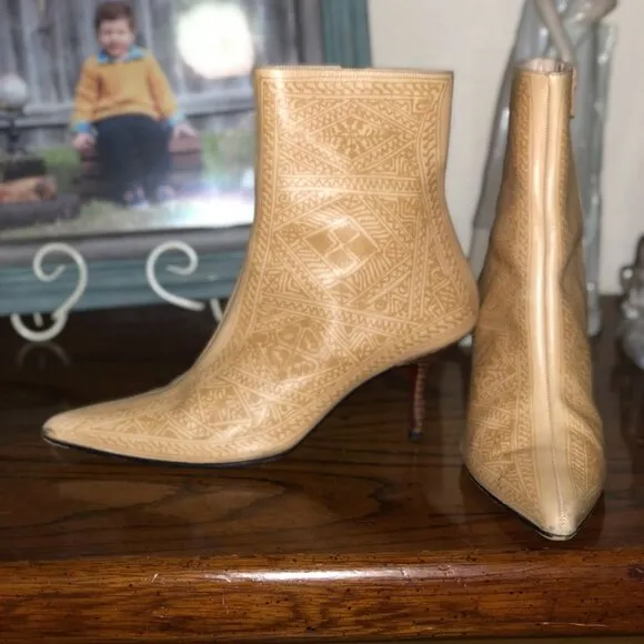 Christian Louboutin Vero Cuoio Booties 37.5 tan pattern