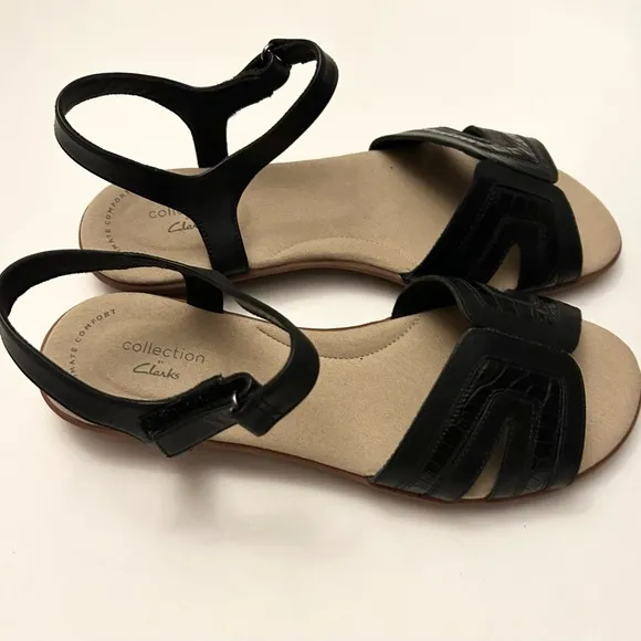 Clark Woman’s Black Sandals Size 8.5 New