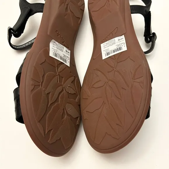 Clark Woman’s Black Sandals Size 8.5 New