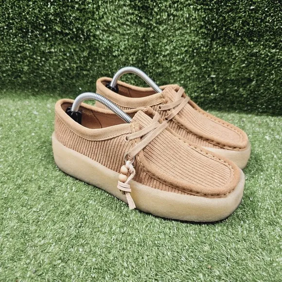 Clarks Wallabee Cup Derby Light Tan Chunky Corduroy Shoes Womens Size 7