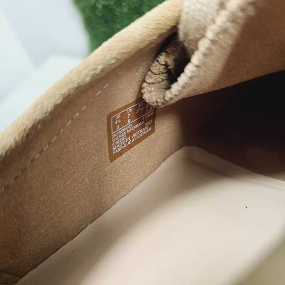 Clarks Wallabee Cup Derby Light Tan Chunky Corduroy Shoes Womens Size 7