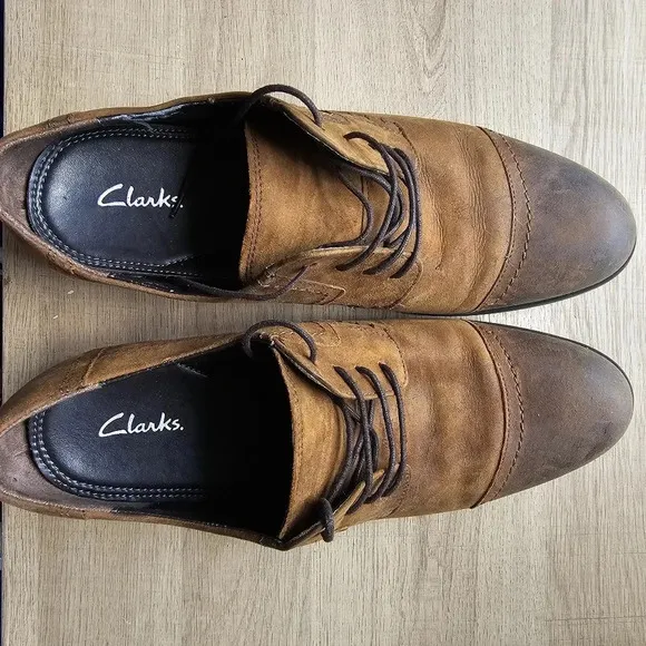 Clarks Wallace Leather Oxford Mens 12 Cap Toe Brown Nubuck Dress Shoe Minimalist