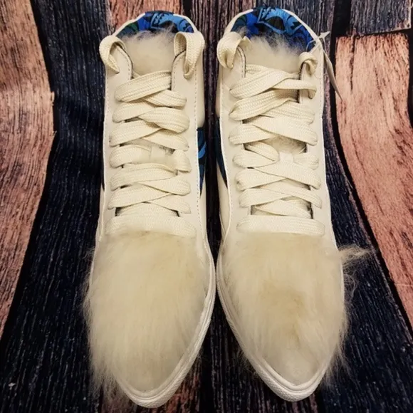 Coach Q8806 Shearling Pointy Toe High Top