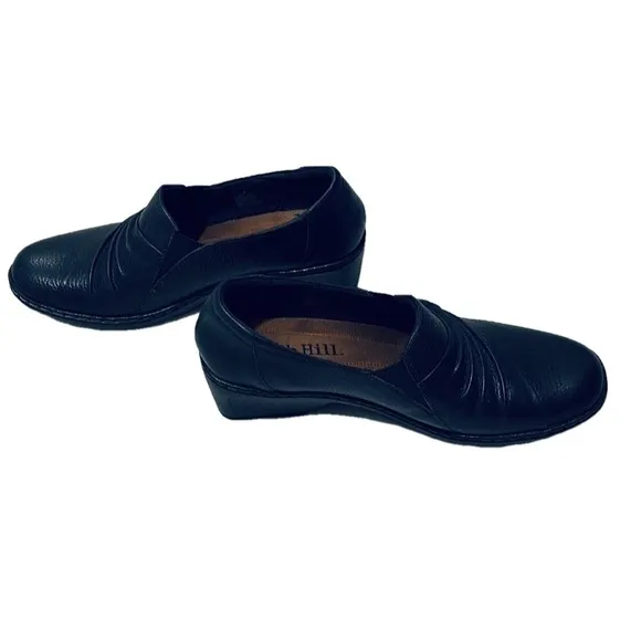 Cobb Hill Leather Slip On Shoes, Size 8.5M, Navy Blue