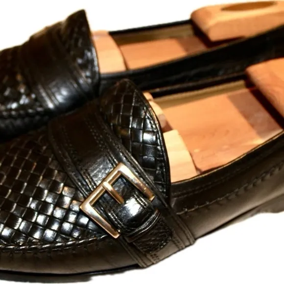 Cole Haan 8 black.  97% soles remaining.  Leather.  Excellent condition‌‌‌‌‌‌‌‌‌