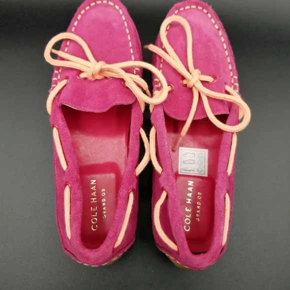 Cole Haan Grand OS Suede Moccasins Loafer Girls Shoes Size 2Y Hot Pink New