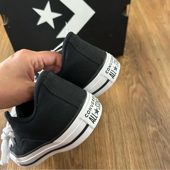 CONVERSE all Star Chuck Taylor low top lace up shoes sneakers women’s 8 new
