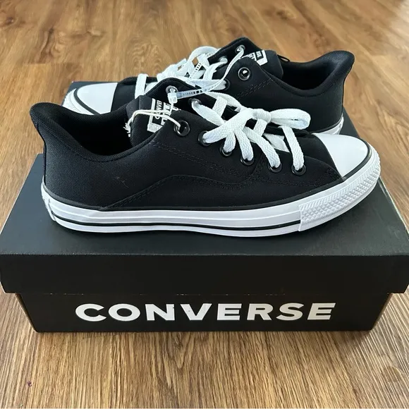 CONVERSE all Star Chuck Taylor low top lace up shoes sneakers women’s 8 new