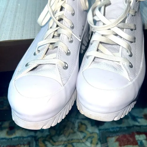 Converse all Star Chuck Taylor white leather high top platform women’s/ men’s