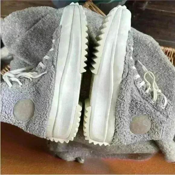 Converse Run Star Hike Hi Top Sherpa PlatformMen's 8 Women's 9.5 EUC!