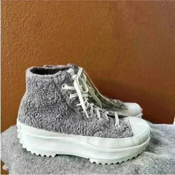 Converse Run Star Hike Hi Top Sherpa PlatformMen's 8 Women's 9.5 EUC!