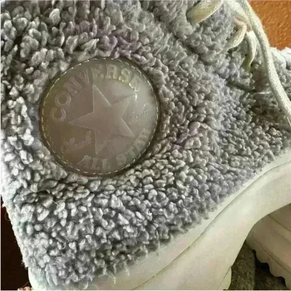 Converse Run Star Hike Hi Top Sherpa PlatformMen's 8 Women's 9.5 EUC!