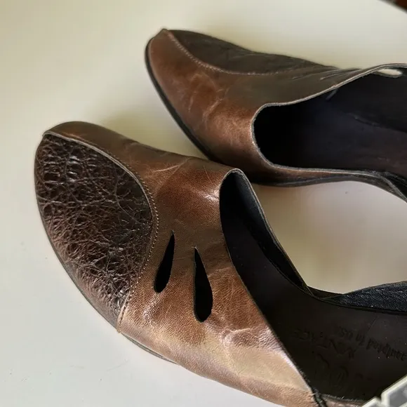 CYDWOQ Vintage Kitten Heels Handmade Leather Cut Out Textured Size  37 US 7