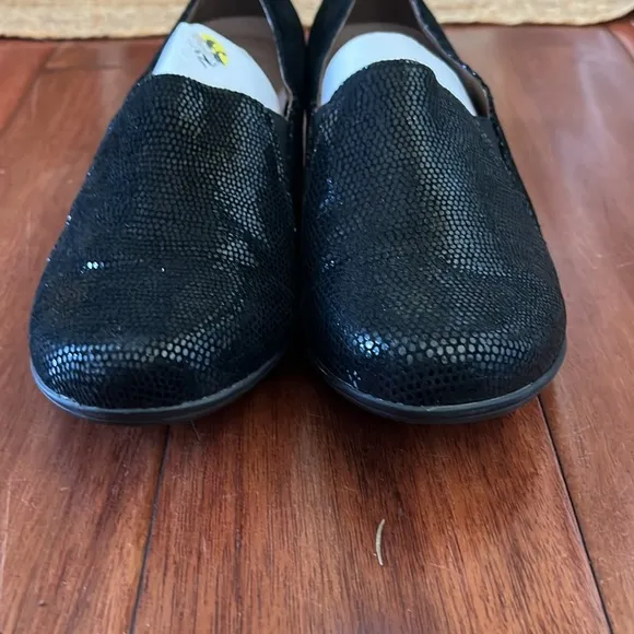 Dansko Shoes Black Shimmer Size 40 US 10 Loafer Slip Ons