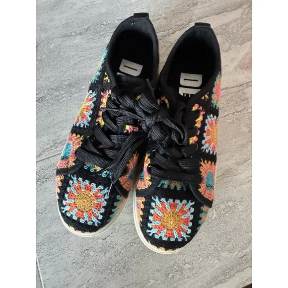 Dirty Laundry Women's Rambling Crochet Sneakers, Black Multi Sz 35/5