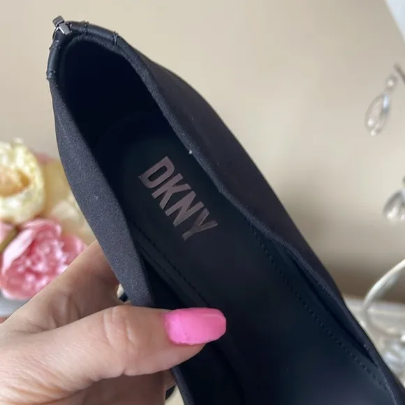 DKNY  Women's Slip-on Nylon Classic Pump