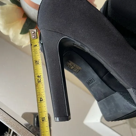 DKNY  Women's Slip-on Nylon Classic Pump
