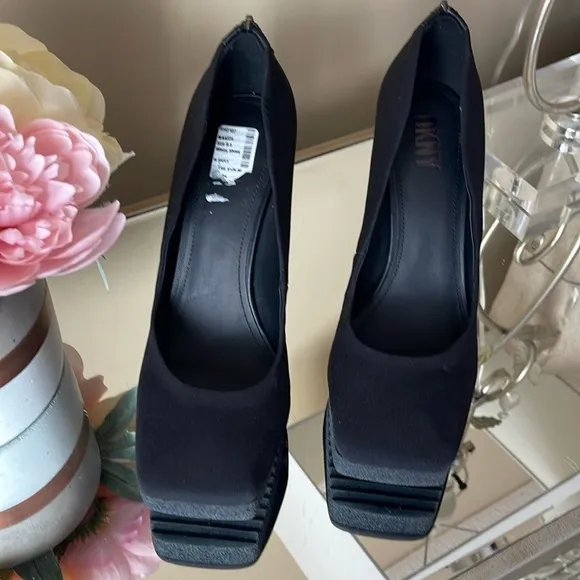 DKNY  Women's Slip-on Nylon Classic Pump