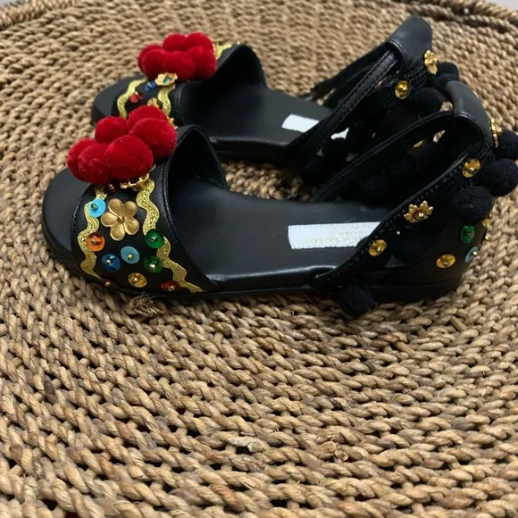 “DOLCE &amp; GABBANA ” sandals. Please READ the description! Size 26./9.5