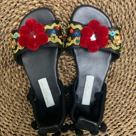 “DOLCE &amp; GABBANA ” sandals. Please READ the description! Size 26./9.5