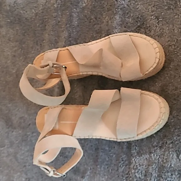 Dolce Vita shayla Espadrille Wedge sandals NWOT SIZE 9.5
