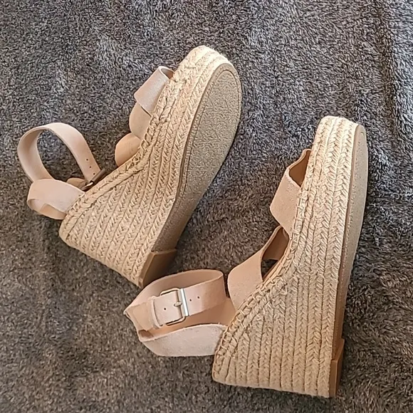 Dolce Vita shayla Espadrille Wedge sandals NWOT SIZE 9.5